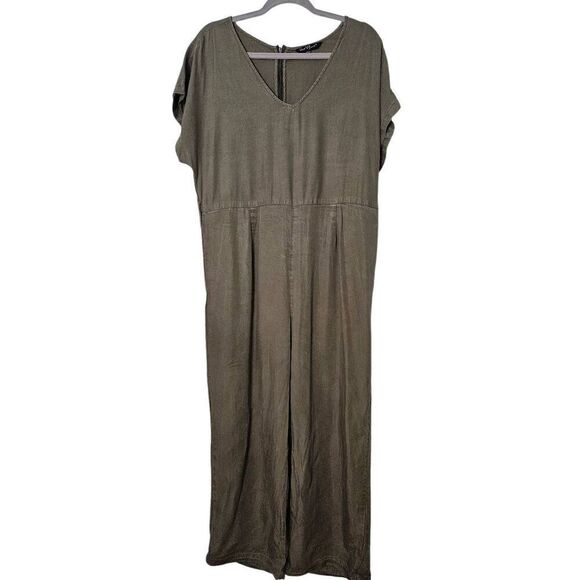 Velvet Heart army green short sleeved jumpersuit. Size M. - Picture 1 of 5